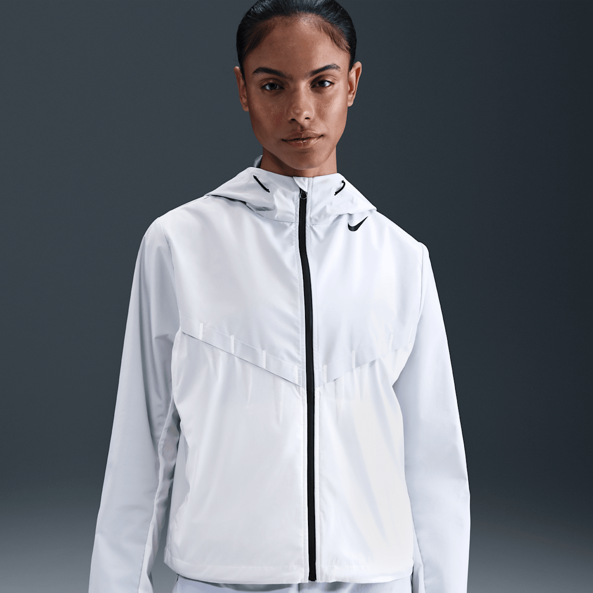 White Storm-FIT. Nike CA
